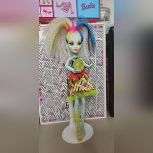 High Voltage Electrified Frankie Stien